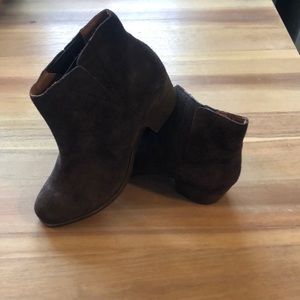 Lucky Brand suede Brown women’s ankle boots